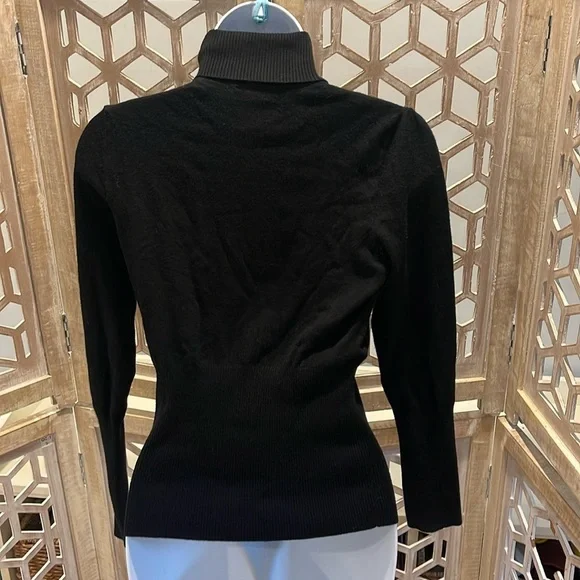 Super Soft White House Black Market Turtleneck Sweater ✨ - Picture 6 of 9